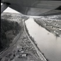 smelt dippers along Westside Hwy. north of Fisher's Ln.