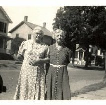 Mary Elizabeth Davies and Earl Wood's aunt