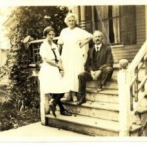 John, Mary and Gwyneth Davies (Wood)