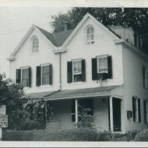 203-201 E. Evergreen Avenue