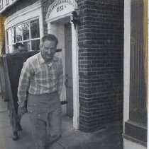 16.Lloyd Wells moving a desk