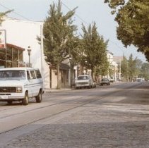 .91 Jones Oldsmobile lot at left