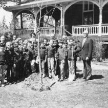 10.Chestnut Hill Academy fifth grade students plant oak tree