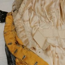 Yellow/Gold Gown with black netted lace, closure