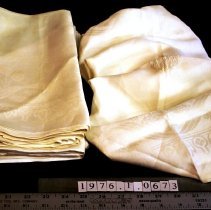 Damask Napkin set, daisies and monogram