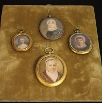 Miniature display frame
