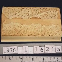 Bottom of wedding cake box