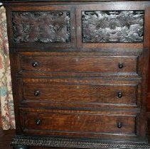 Chest of drawers