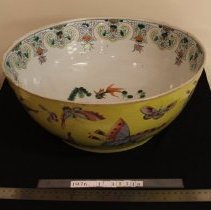 Chinese porcelain bowl