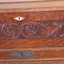 Carving on music box