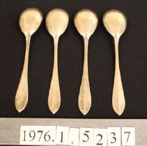 Silver demi-tasse spoon    verso