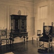 Living Room northeast corner