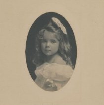 02.01 Augustine with a big bow