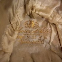 Bonnet, maker's mark