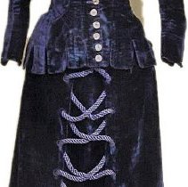 Velvet walking dress, detail