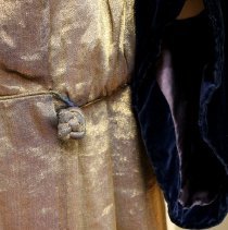 Gold Lame' Coat, button and cuff detail