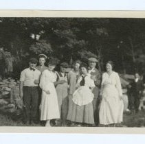 04.02 Dan Case with some Blithewold staff at clambake