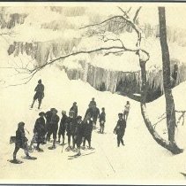 03.10 Pecketts, group on snowshoes and skiis