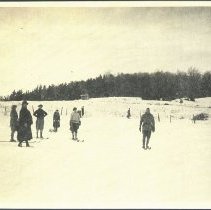 03.13 Pecketts, George Lyon and Marjorie Lyon on skiis, 1922.