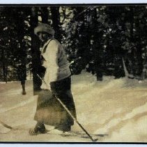 03.04 Augustine skiing, 1915
