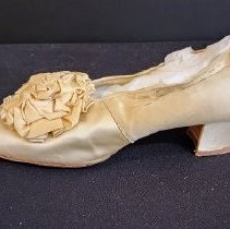 Ivory Satin Shoe with rosette, heel