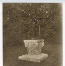 1976.1.a021.01.14 Close Up Byzantine Wellhead Bucket Chain