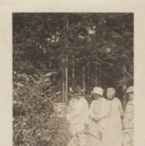 1976.1.a021.01.18.01 Bessie Ec Pardee Sisters North Garden