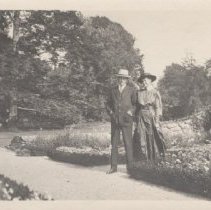 1976.1.a021.01.21a Mvwl Gl North Garden Wedding