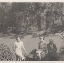 1976.1.a021.01.31.01 Unidentified Group Four Women