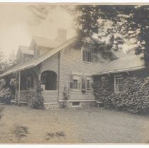 1976.1.a024.06.03a John Best Cottage Looking South