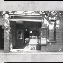 Meeres Photography shop 715 Baker Street, Nelson