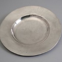 Silver plate with Penn family crest
