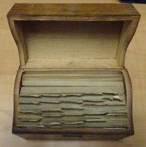 A2018.24.16 Recipe box, inside of box, index cards inside