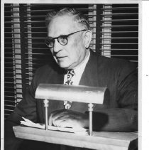 Judge Jacob Weinberger honored at UJF 1949