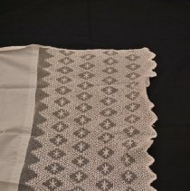 2014.28.01 Lace, Apron Front