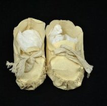 2015.38.03 Booties Front View