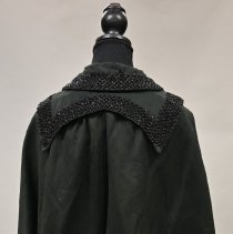 1984.13.02 - Back Of Cape