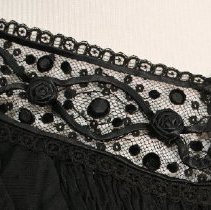 1996.4.19 - Lace Detail