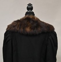 1981.29.09.01 - Back Of Jacket