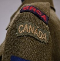 1996.02.01.01 - Shoulder Patches