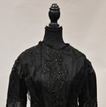 1996.04.11 - Front Of Dress