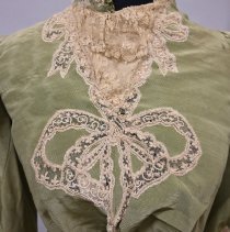 1996.04.28 - Lace Close Up