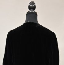 68.c76 - Back Of Coat