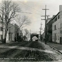 Building Memorial Bridge