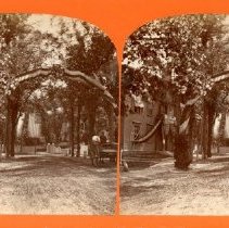 Middle Street Return of the Sons & Daughters Decorations