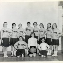 Haven School Cheerleaders, 1956/1957