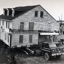 Relocating the Wentworth-Winebaum House