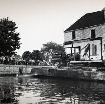 Relocating the Wentworth-Winebaum House