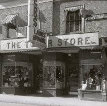 Knight Block, Tober's Store