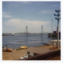 Looking at the Memorial Bridge from the North End